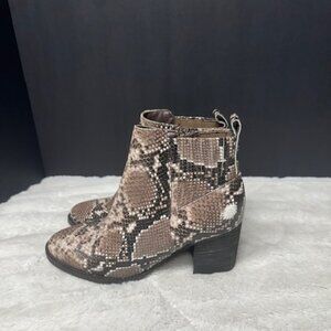 Blondo Waterproof Ankle Boots With Heel Zip Closure Size 8